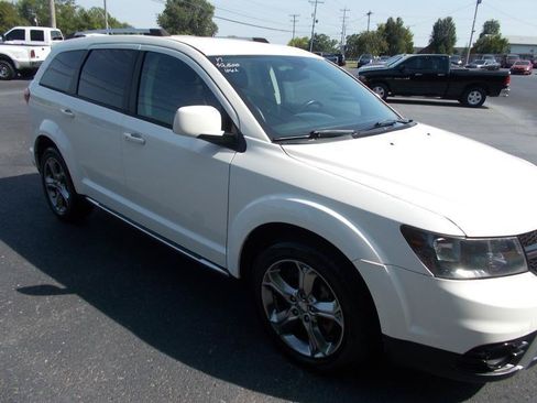 Used 2017 Dodge Journey Crossroad w/ Popular Equipment Group FWD image 11
