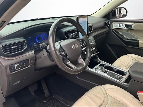 Used 2020 Ford Explorer Platinum w/ Premium Technology Package image 17