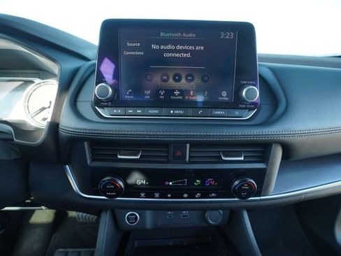 Used 2023 Nissan Rogue SV image 29