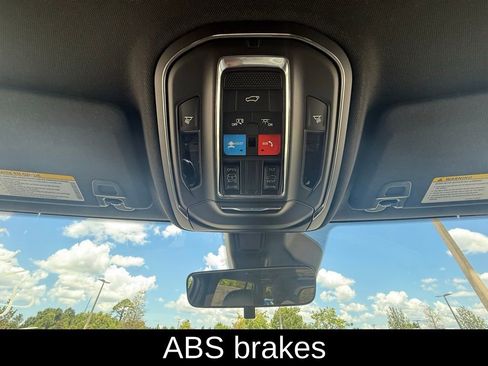 New 2025 Jeep Grand Cherokee Altitude image 19