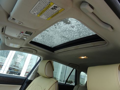 Used 2017 Subaru Outback 2.5i Limited image 11