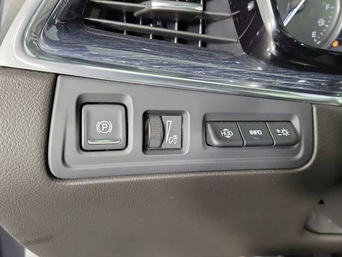 Used 2023 Cadillac XT5 Premium Luxury w/ Technology Package AWD/4WD image 32