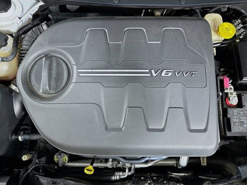 Used 2016 Jeep Cherokee Limited w/ Technology Group image 34