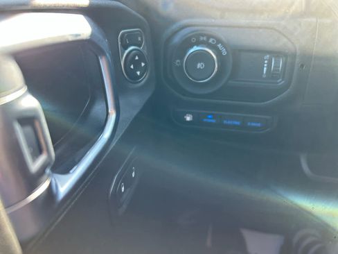 Used 2023 Jeep Wrangler Unlimited w/ Cold Weather Group image 27