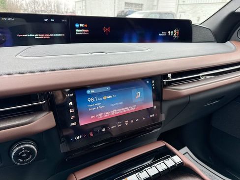 New 2026 Lincoln Navigator Reserve AWD/4WD image 14