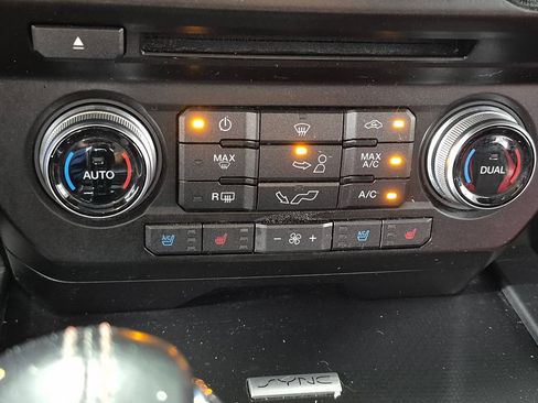 Used 2017 Ford F150 Lariat w/ Equipment Group 502A Luxury AWD/4WD image 21