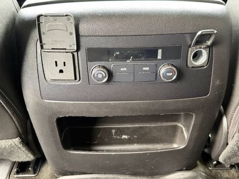 Used 2018 Chevrolet Suburban LT AWD/4WD image 34