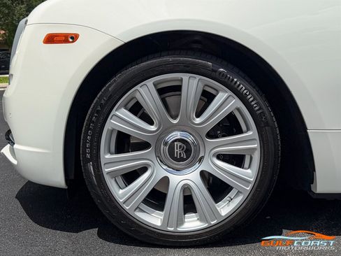 Used 2017 Rolls-Royce Dawn RWD image 46