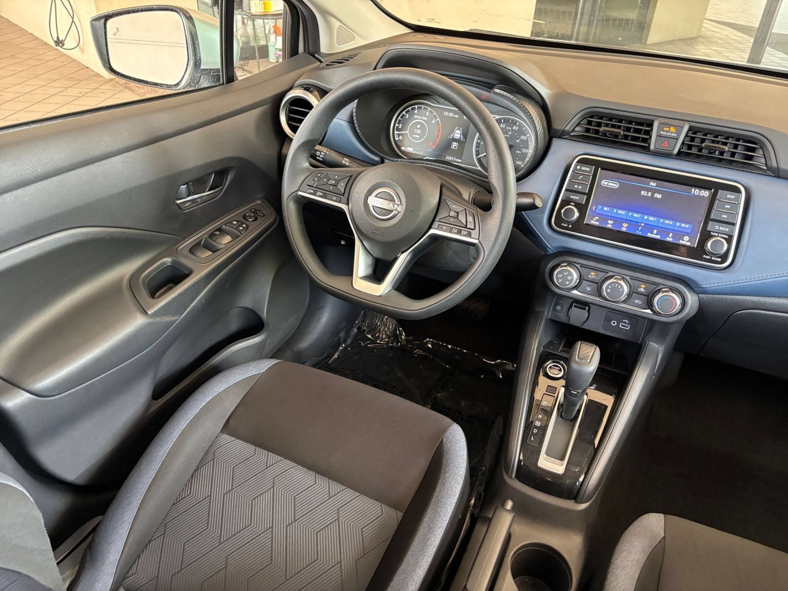 Used 2025 Nissan Versa SV FWD image 31