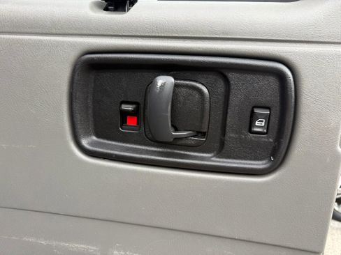 Used 2020 Chevrolet Express 3500 LS RWD image 16