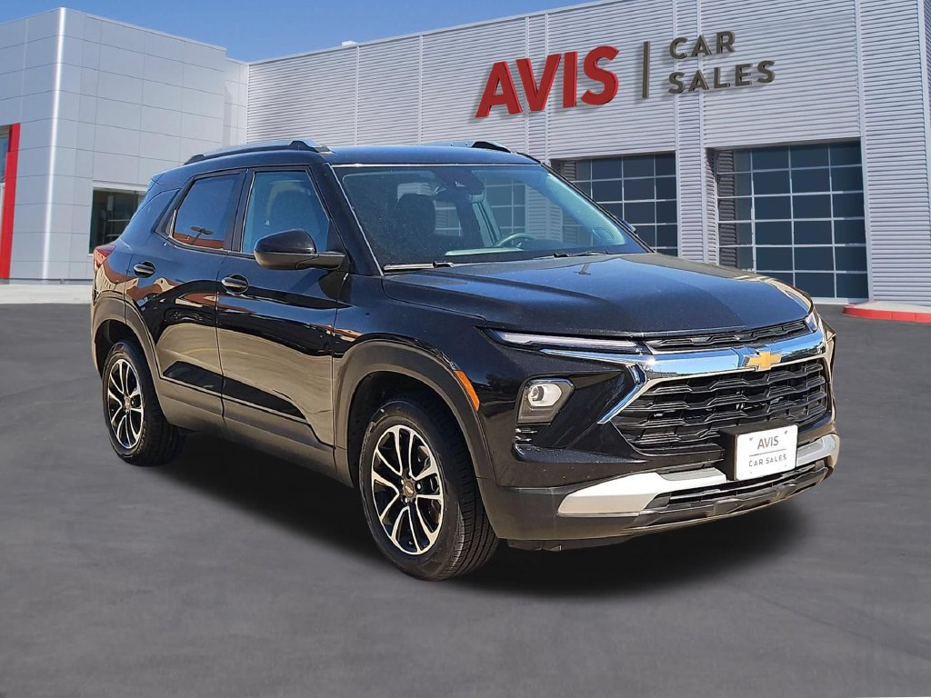 Used 2025 Chevrolet TrailBlazer LT AWD/4WD image 3