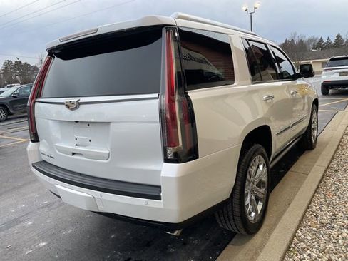 Used 2016 Cadillac Escalade Platinum image 11