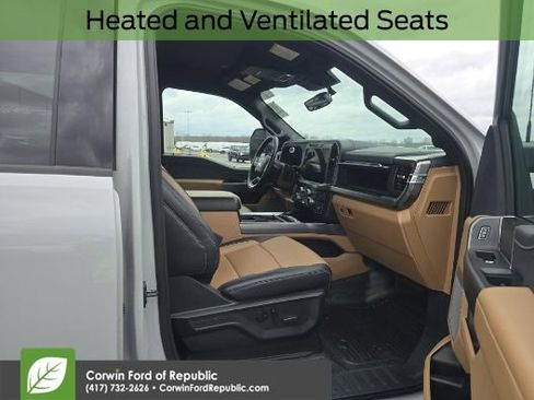 Used 2025 Ford F350 Lariat w/ Black Appearance Package image 13