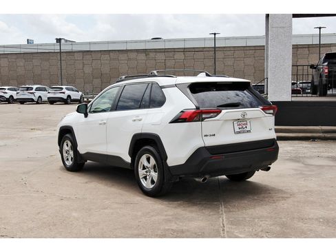 Used 2019 Toyota RAV4 XLE w/ Convenience Package FWD image 5