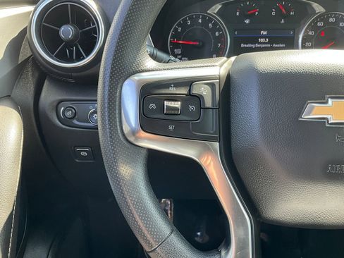 Used 2025 Chevrolet Blazer LT AWD/4WD image 16