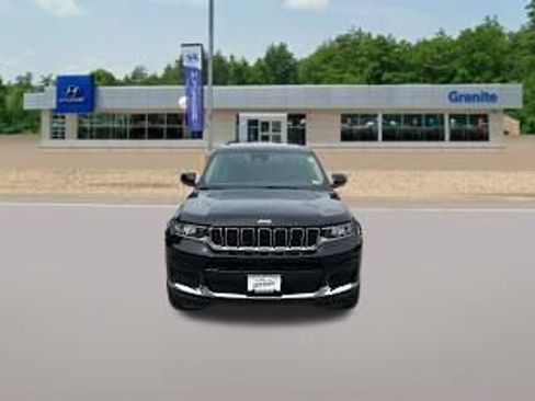 Used 2024 Jeep Grand Cherokee L Laredo AWD/4WD image 3