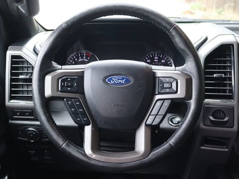 Used 2019 Ford Expedition XLT w/ Equipment Group 202A AWD/4WD image 18