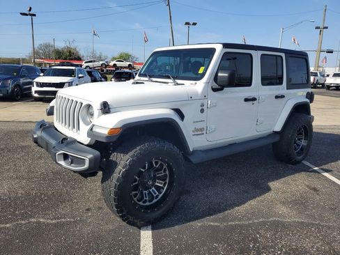 Used 2020 Jeep Wrangler Unlimited Sahara image 2