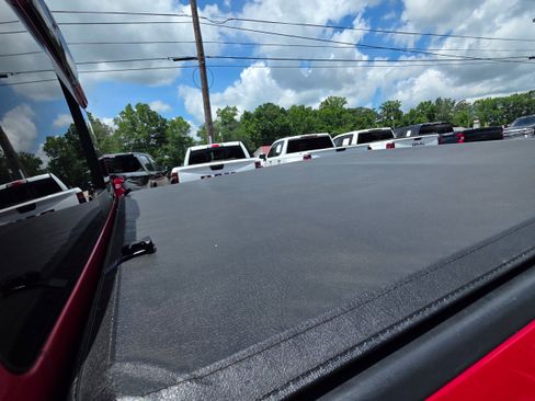 Used 2021 Nissan Titan SV RWD image 20