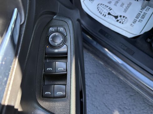 Used 2023 Chevrolet Equinox LT FWD image 15