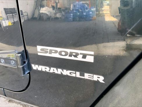 Used 2012 Jeep Wrangler Sport AWD/4WD image 9