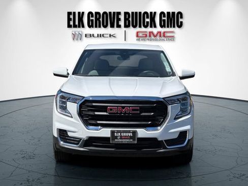 Used 2024 GMC Terrain SLE FWD image 9