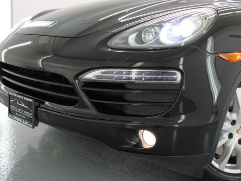 Used 2012 Porsche Cayenne image 21