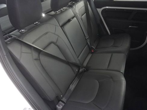 New 2026 Land Rover Defender 110 X-Dynamic SE image 27