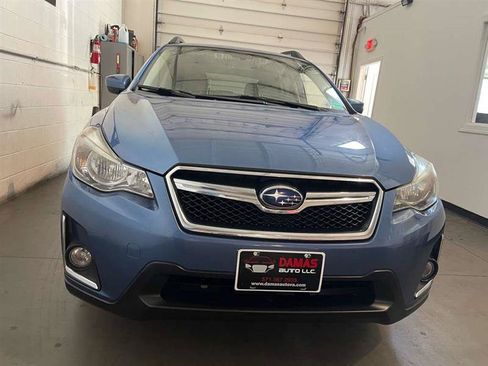 Used 2017 Subaru Crosstrek 2.0i Premium AWD/4WD image 3