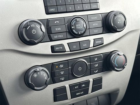 Used 2011 Ford Focus SE image 27
