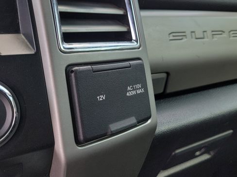 Used 2017 Ford F250 Lariat w/ FX4 Off-Road Package image 12