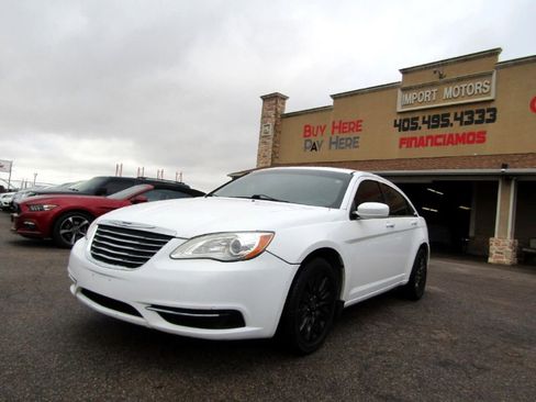 Used 2014 Chrysler 200 LX image 3