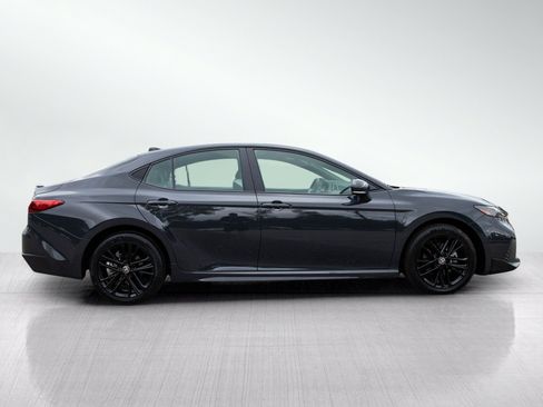 Used 2025 Toyota Camry SE AWD/4WD image 6