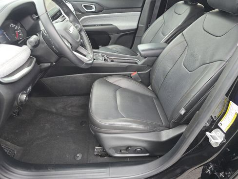 Used 2022 Jeep Compass Latitude image 18