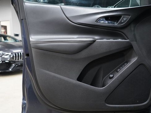 Used 2018 Chevrolet Equinox Premier FWD image 9