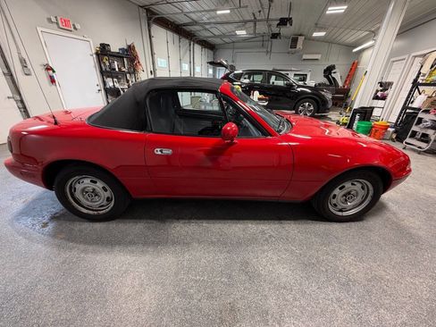 Used 1991 MAZDA MX-5 Miata RWD image 9