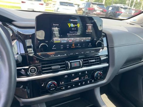 Used 2023 Nissan Pathfinder SL w/ SL Premium Package AWD/4WD image 20