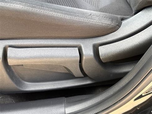 Used 2016 Nissan Rogue S image 23