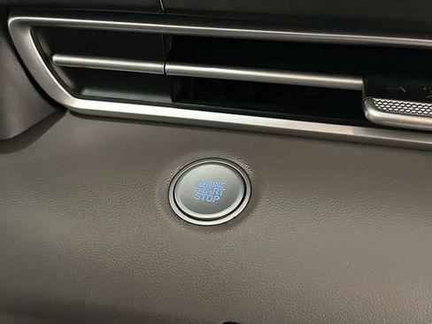 Used 2021 Hyundai Elantra SEL image 10