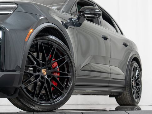 New 2026 Porsche Macan GTS Electric image 34