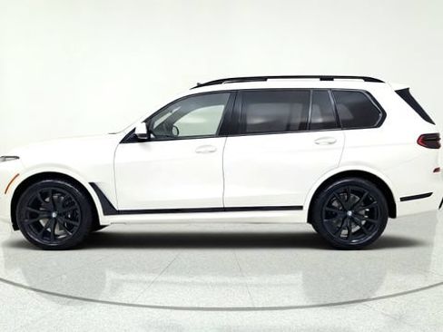Used 2024 BMW X7 xDrive40i w/ M Sport Package AWD/4WD image 5