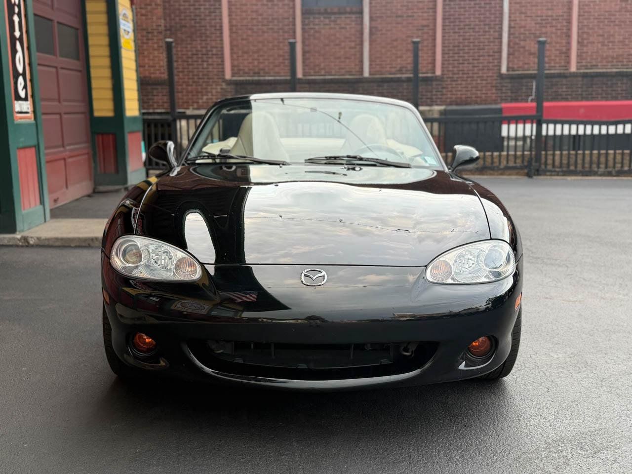 Used 2004 MAZDA MX-5 Miata LS RWD image 16