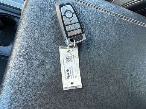 Certified 2024 Ford F250 Lariat w/ Chrome Package image 21