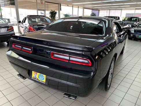 Used 2009 Dodge Challenger R/T RWD image 5
