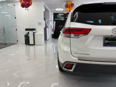 Used 2018 Toyota Highlander Limited w/ Protection Package #3 image 13