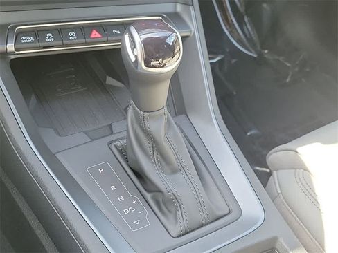New 2025 Audi Q3 2.0T Premium image 17