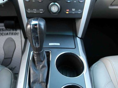 Used 2013 Ford Explorer XLT image 23