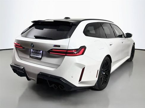 New 2027 BMW M5 Touring AWD/4WD image 5