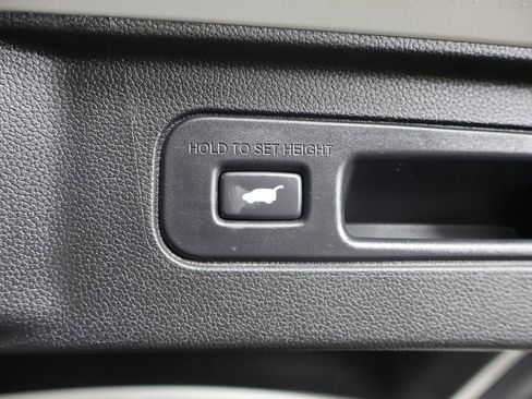 Used 2025 Honda Pilot Elite image 24