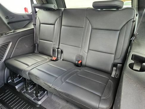 Used 2021 Chevrolet Tahoe Z71 w/ Z71 Off-Road Package AWD/4WD image 24